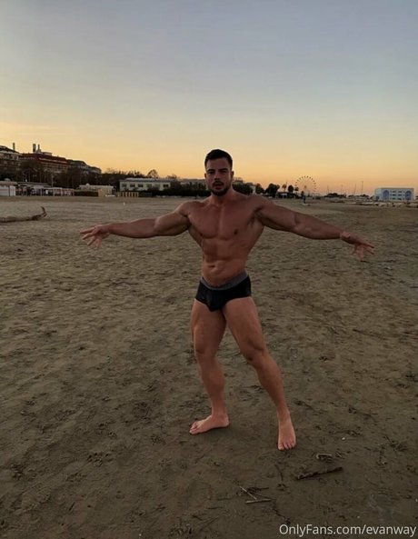 evanway nude star img