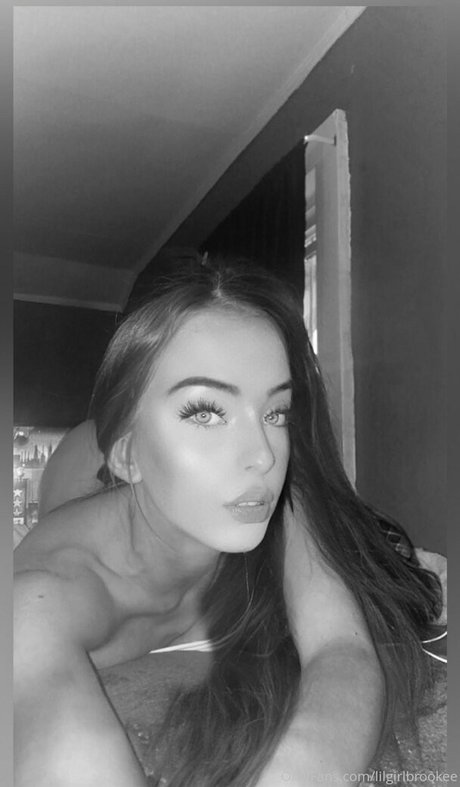 lilgirlbrookee pretty model galleries