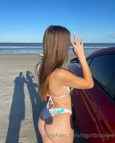 lilgirlbrookee model adult pic