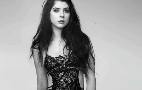 Bec Paws pornstar beautiful photos