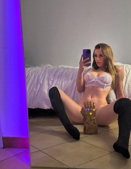 Weenzly pornstar photo