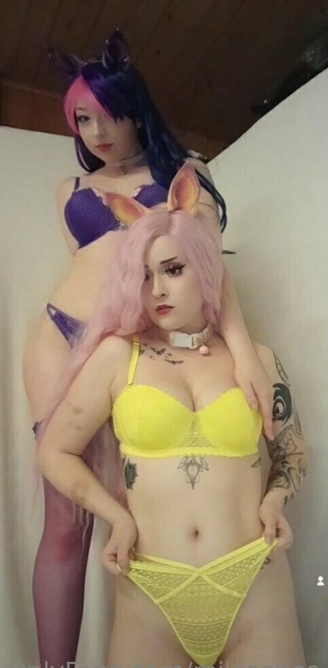 milescries naked actress pics