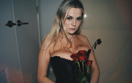 Emily V model high quality photo