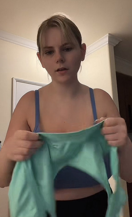 Emily V nudes model pic