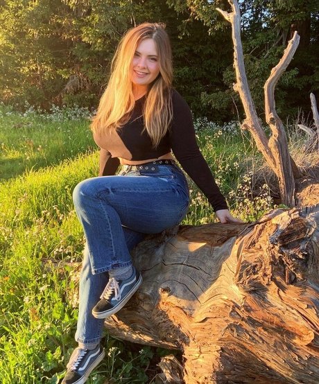 Haley E adult star archive