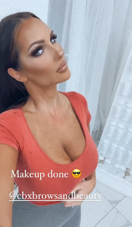 Katie P model perfect pic