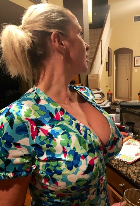 Tori Hendricz hd star picture