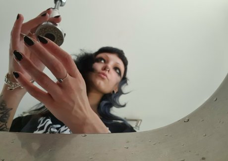 vi0let night nude star archive