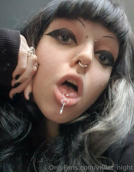 vi0let night model hot img