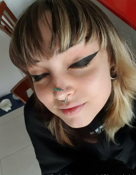 vi0let night star sex photo