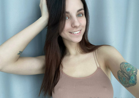 Lisa Joyce model hot picture