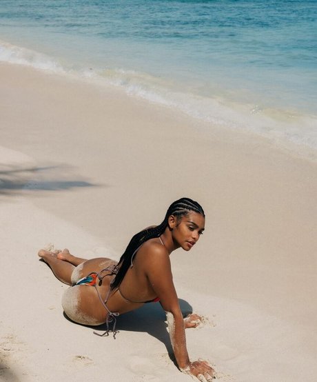 Aslayy Baugh erotic pornstar pic