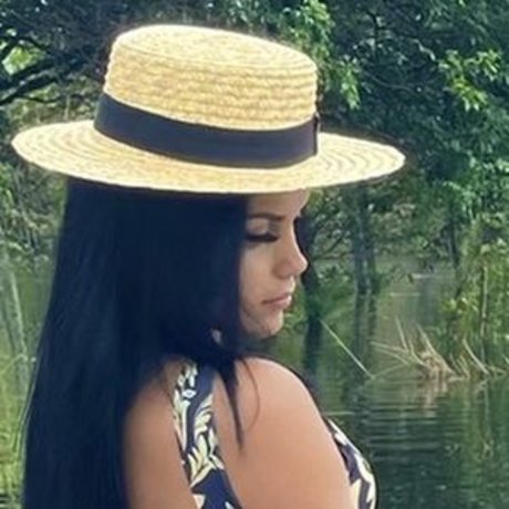 Bruna Butterfly beautiful model gallery