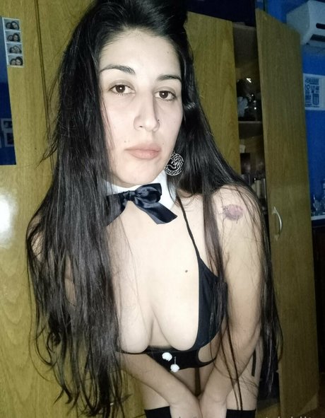 vickiita model adult image