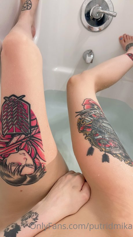 Putrid star naked pic