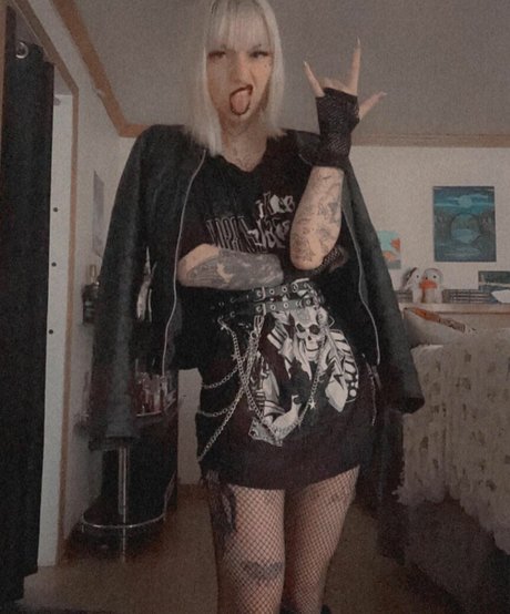 violets cabaret star pornographic pictures