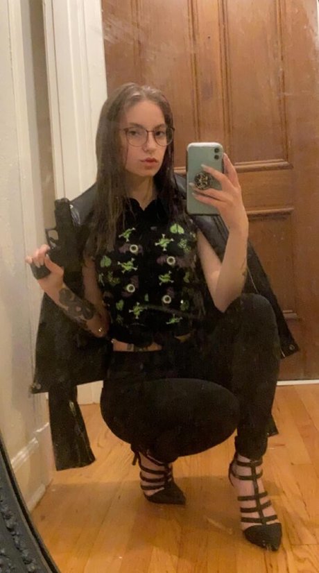 violets cabaret naked pornstar picture