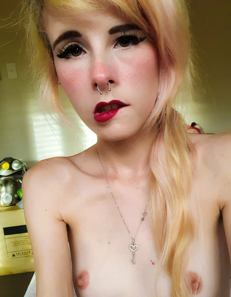 Sammy Splosion naked actress img