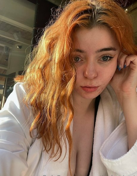 emilychestnut porn model picture