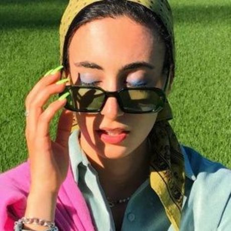 Sher Arar model erotic photo