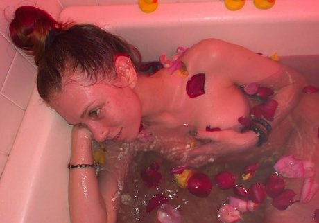 Evaveil erotic model pic