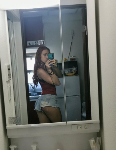 Evaveil naked model images