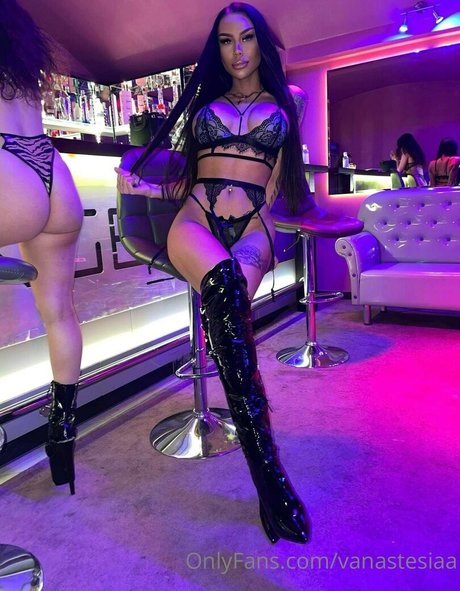vanastesiaa nude pornstar pics