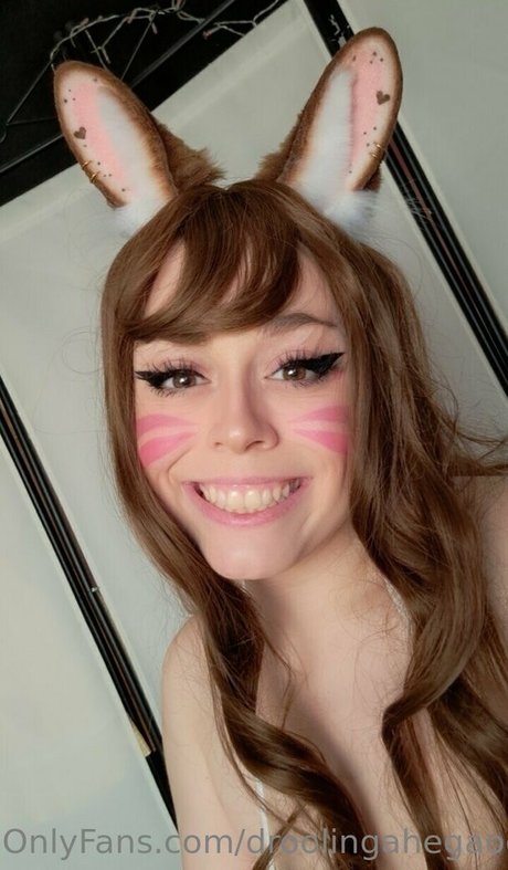 DroolingAhegaoQueen naked pornstar gallery