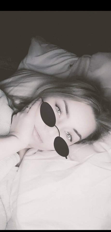 TORY TORY star free pics