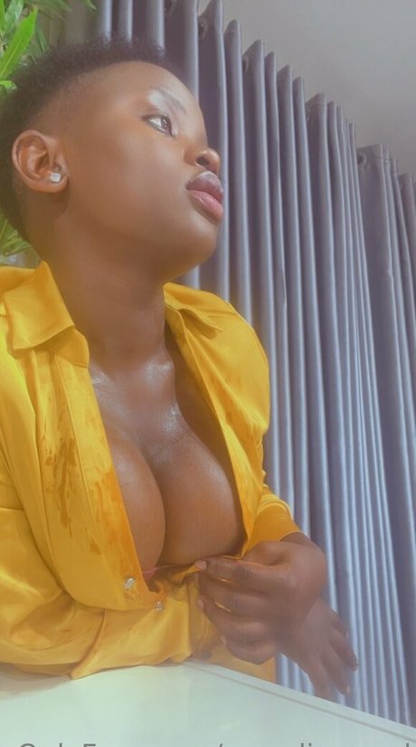 Princess Eve pretty model img