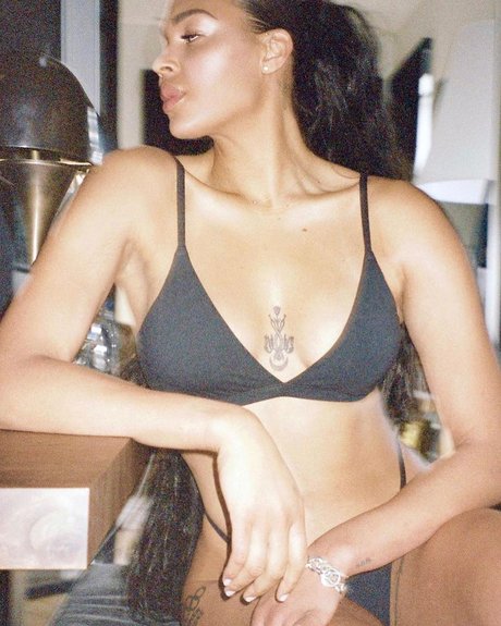 Elizabeth Cambage model beautiful gallery