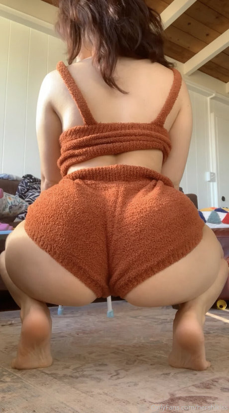 Hershikiss sexy star pic