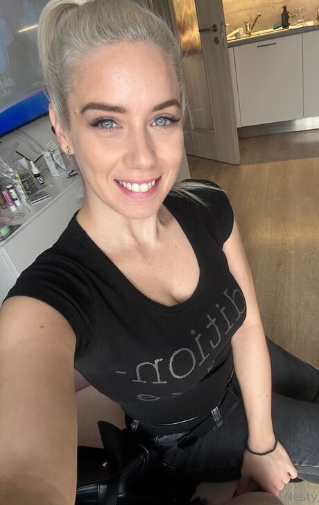 Nesty perfect star photos