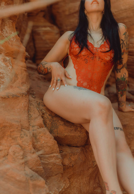 Thatsoraven95 nude star picture