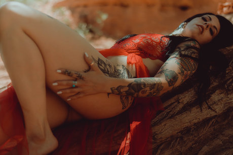 Thatsoraven95 beautiful model archive