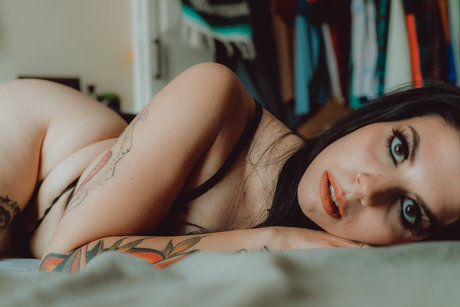 Thatsoraven95 pornstar free pictures