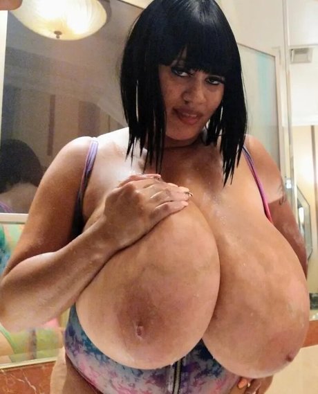 Roxi Red pornstar perfect img