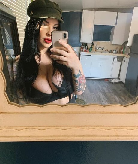 Bailey Arber model picture