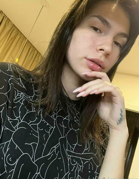 Kim Moor nudes actress pic