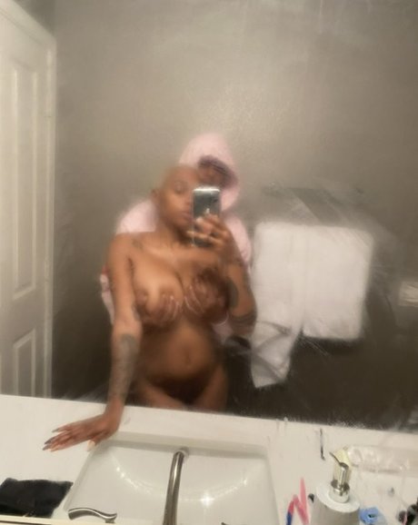 AllynRa pretty pornstar pics