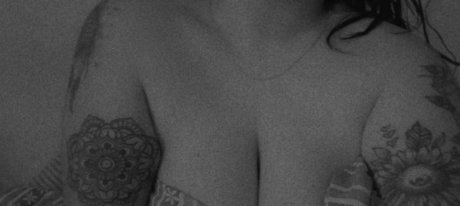 Mili xxx pornstar img