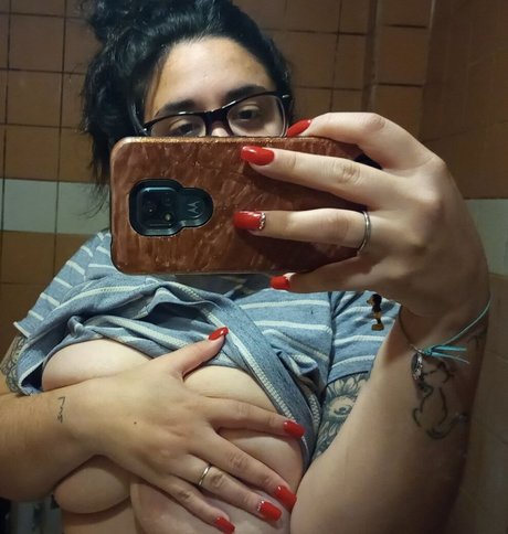 Mili pornstar exclusive image