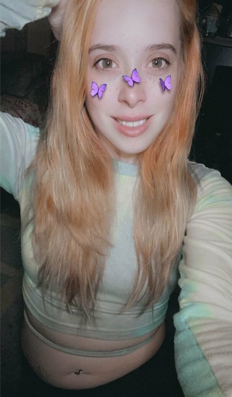 Scarlet Moon model erotic picture