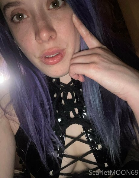 Scarlet Moon pornstar pretty picture