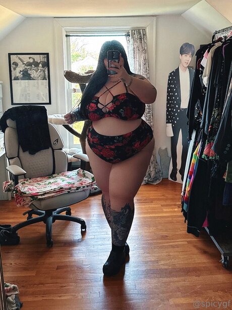 Spicygf erotic pornstar image