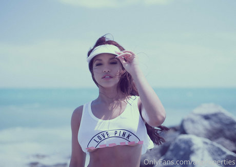 Abella Anderson erotic pornstar gallery