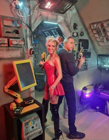 Stacey Saran erotic pornstar img