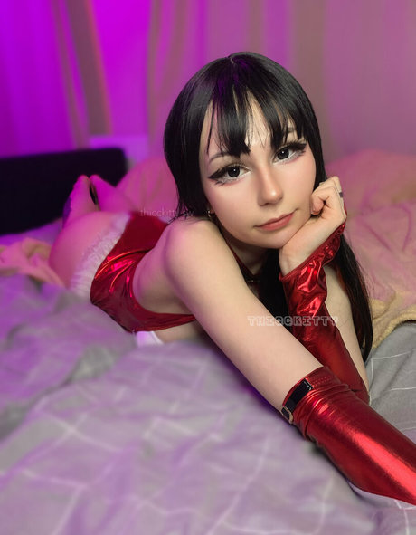 Thicc Kitty model naked photo