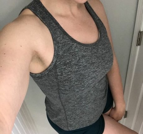 Emily Sequoia sexy model pic