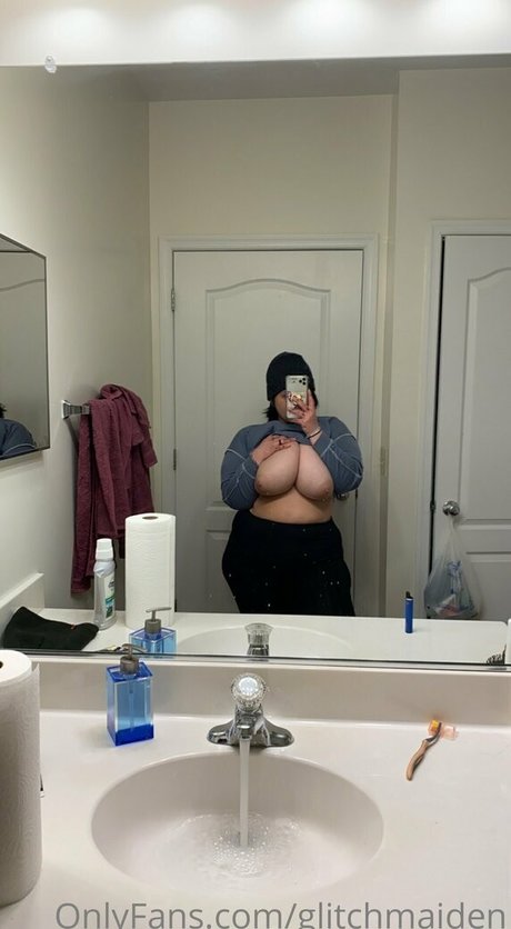 Glitchmaiden exclusive pornstar pic